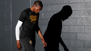 Kevin Durant Still Hasn't Logged Off